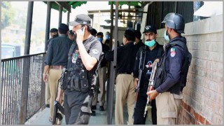 নবী দাবি করায় আদালত কক্ষেই গুলি করে হত্যা