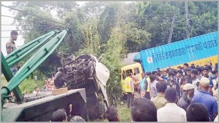 কক্সবাজারে কাভার্ডভ্যান ও লেগুনার সংঘর্ষে নিহত ৭ কক্সবাজারে কাভার্ডভ্যান ও লেগুনার সংঘর্ষে নিহত ৭