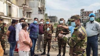 মাধবদীতে ব্রহ্মপুত্র নদ খনন কাজ পরিদর্শনে সেনাবাহিনীর উর্ধতন কর্মকর্তা