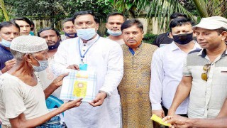 শিবপুরে বিএনপি নেতা মন্জুর এলাহীর লুঙ্গী বিতরণ শিবপুরে বিএনপি নেতা মন্জুর এলাহীর লুঙ্গী বিতরণ