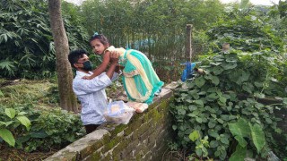 মাধবদীতে প্রশাসনের হস্তক্ষেপে গৃহবন্দী দশা থেকে মুক্তি পেল দুই পরিবার