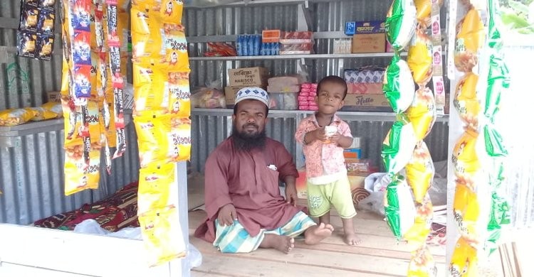 শিবপুরে ক্ষুদ্র দোকানে হলো প্রতিবন্ধী ব্যক্তির কর্মসংস্থান শিবপুরে ক্ষুদ্র দোকানে হলো প্রতিবন্ধী ব্যক্তির কর্মসংস্থান