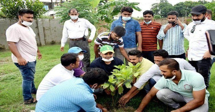 নরসিংদী জেলা ছাত্রলীগের বৃক্ষরোপণ কর্মসূচি পালিত নরসিংদী জেলা ছাত্রলীগের বৃক্ষরোপণ কর্মসূচি পালিত