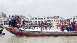 বুড়িগঙ্গায় যাত্রীবাহী লঞ্চডুবি, উদ্ধার তৎপরতা অব্যাহত, ৩০ লাশ উদ্ধার বুড়িগঙ্গায় যাত্রীবাহী লঞ্চডুবি, উদ্ধার তৎপরতা অব্যাহত, ৩০ লাশ উদ্ধার