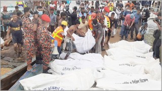 শ্যামবাজারে লঞ্চডুবি: উদ্ধার অভিযান সমাপ্তি, ৩৪ জনের মৃত্যু শ্যামবাজারে লঞ্চডুবি: উদ্ধার অভিযান সমাপ্তি, ৩৪ জনের মৃত্যু