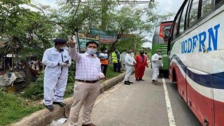 নরসিংদীতে গণপরিবহনে স্বাস্থ্যবিধি মেনে যাত্রী পরিবহন নিশ্চিতকরণে ভ্রাম্যমাণ আদালত নরসিংদীতে গণপরিবহনে স্বাস্থ্যবিধি মেনে যাত্রী পরিবহন নিশ্চিতকরণে ভ্রাম্যমাণ আদালত