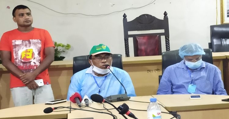 ঘোড়াশাল পৌর মেয়রের উপর সন্ত্রাসী হামলার অভিযোগ ঘোড়াশাল পৌর মেয়রের উপর সন্ত্রাসী হামলার অভিযোগ