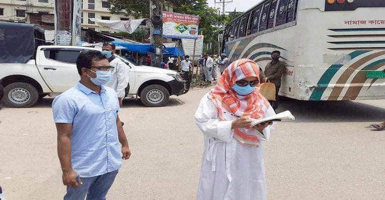 শিবপুরে গণপরিবহণে ভ্রাম্যমান আদালতের অভিযান অব্যাহত শিবপুরে গণপরিবহণে ভ্রাম্যমান আদালতের অভিযান অব্যাহত
