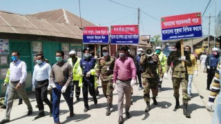 করোনাভাইরাস: রায়পুরায় প্রশাসন ও সেনাবাহিনীর যৌথ অভিযান