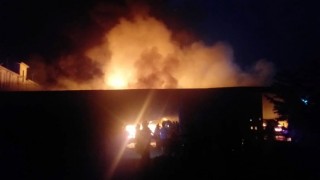 পলাশে ডাইং কারখানার গোডাউনে অগ্নিকাণ্ডে ব্যাপক ক্ষয়ক্ষতি