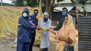 রায়পুরায় পুলিশের উদ্যোগে হোম কোয়ারেন্টিনে খাবার বিতরণ