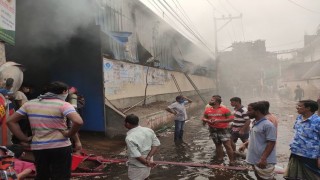 মাধবদীতে স্পিনিং মিলের গোডাউনে আগুন, ব্যাপক ক্ষয়ক্ষতি