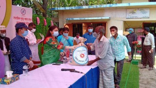 নরসিংদীতে সামাজিক দূরত্ব নিশ্চিত করতে অভিযান, খাদ্য সামগ্রী বিতরণ