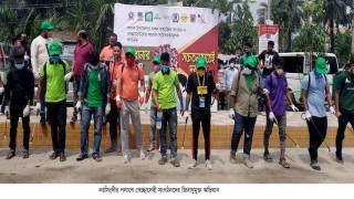 পলাশে স্বেচ্ছাসেবী সংগঠনের উদ্যোগে জীবাণুমুক্তকরণ অভিযান