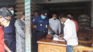 দ্রব্যমূল্য স্থিতিশীল রাখতে পলাশ থানা পুলিশের বাজার পরিদর্শন