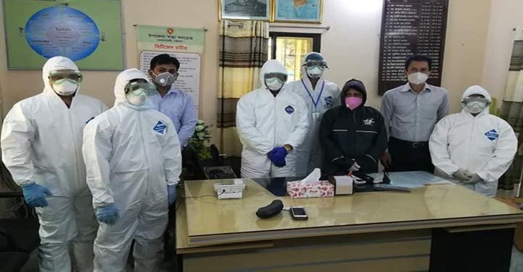 করোনা ভাইরাস: মৎস্য ও প্রাণিসম্পদ মন্ত্রণালয়ের উদ্যোগে পিপিই বিতরণ করোনা ভাইরাস: মৎস্য ও প্রাণিসম্পদ মন্ত্রণালয়ের উদ্যোগে পিপিই বিতরণ