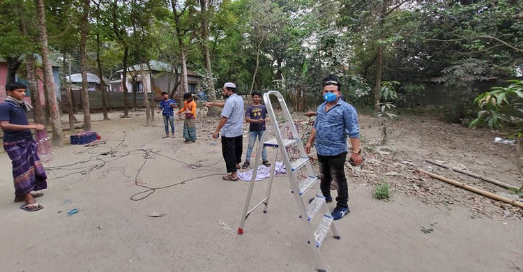 নরসিংদীতে জনসমাগম রোধে প্রশাসনের অভিযান নরসিংদীতে জনসমাগম রোধে প্রশাসনের অভিযান