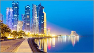 রাস্তায় রাস্তায় খাবার ভিক্ষা করছেন অভিবাসী শ্রমিকেরা