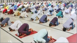 দক্ষিণ চট্টগ্রামের ৭টি উপজেলার অর্ধশত গ্রামে আজ পালিত হচ্ছে ঈদ দক্ষিণ চট্টগ্রামের ৭টি উপজেলার অর্ধশত গ্রামে আজ পালিত হচ্ছে ঈদ