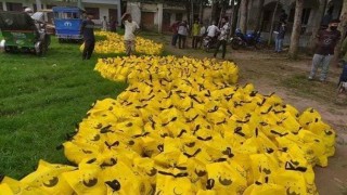 বেলাবতে কর্মহীন দরিদ্র পরিবারের মধ্যে প্রবাসীদের ঈদসামগ্রী বিতরণ বেলাবতে কর্মহীন দরিদ্র পরিবারের মধ্যে প্রবাসীদের ঈদসামগ্রী বিতরণ