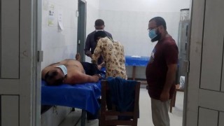 পলাশে কাউন্সিলরকে চাঁদা না দেওয়ায় ঠিকাদারের ওপর হামলা পলাশে কাউন্সিলরকে চাঁদা না দেওয়ায় ঠিকাদারের ওপর হামলা