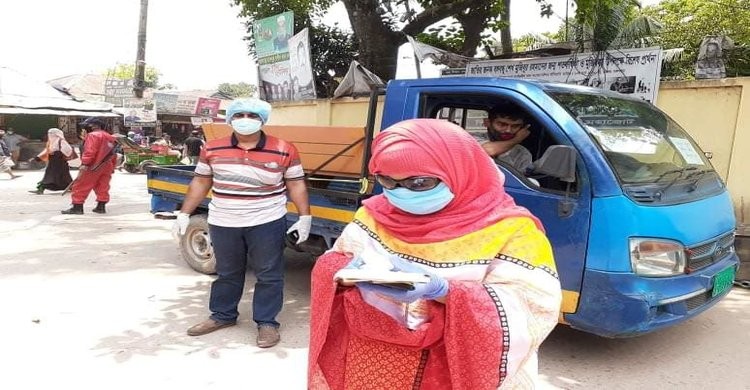 শিবপুরে মোবাইল কোর্টে ২২ মামলা ও অর্থদণ্ড শিবপুরে মোবাইল কোর্টে ২২ মামলা ও অর্থদণ্ড