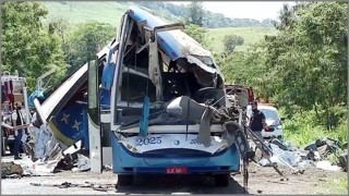 ব্রাজিলে যাত্রীবাহী বাস-ট্রাক সংঘর্ষে নিহত ৪১