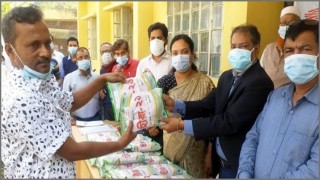 পলাশে ৪৬০ জন কৃষকের মাঝে বিনামূল্যে ধান বীজ বিতরণ