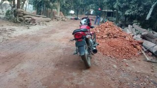 শিবপুরে রাস্তার সংস্কার কাজে ব্যাপক অনিয়মের অভিযোগ