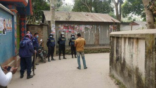 শাহজাদপুরে সন্দেহজনক জঙ্গি আস্তানা থেকে চারজন আটক