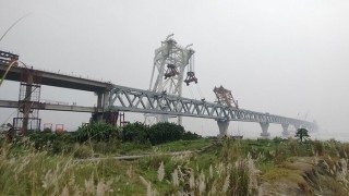 বসলো পদ্মা সেতুর ৩৮তম স্প্যান, দৃশ্যমান হলো ৫৭০০ মিটার