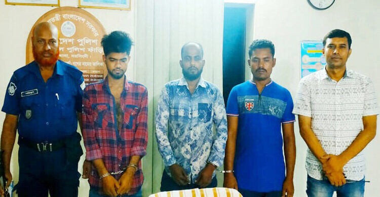 পলাশে আন্তঃজেলা ডাকাত দলের তিন সদস্য গ্রেফতার পলাশে আন্তঃজেলা ডাকাত দলের তিন সদস্য গ্রেফতার
