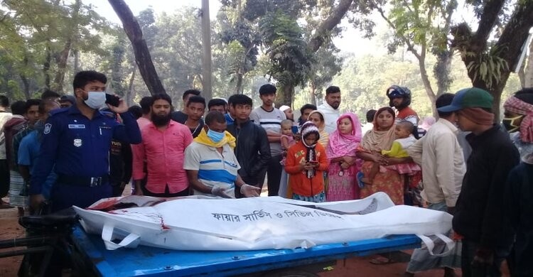 শিবপুরে পিকআপ ভ্যানের চাপায় সিএনজি যাত্রীর মৃত্যু শিবপুরে পিকআপ ভ্যানের চাপায় সিএনজি যাত্রীর মৃত্যু