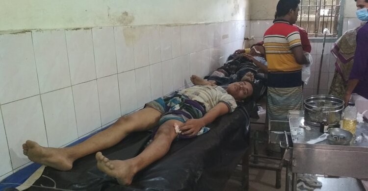 রায়পুরায় প্রতিপক্ষের হামলায় ইউপি সদস্যসহ ২ জন আহত রায়পুরায় প্রতিপক্ষের হামলায় ইউপি সদস্যসহ ২ জন আহত