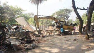 নরসিংদীতে রেলওয়ের জায়গার ১২ শতাধিক  অবৈধ স্থাপনা উচ্ছেদ