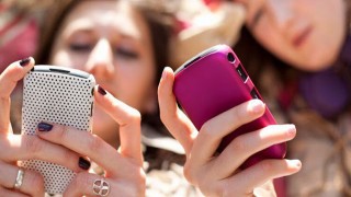 মোবাইল ইন্টারনেট গতি: বাংলাদেশ উগান্ডার চেয়েও পিছিয়ে