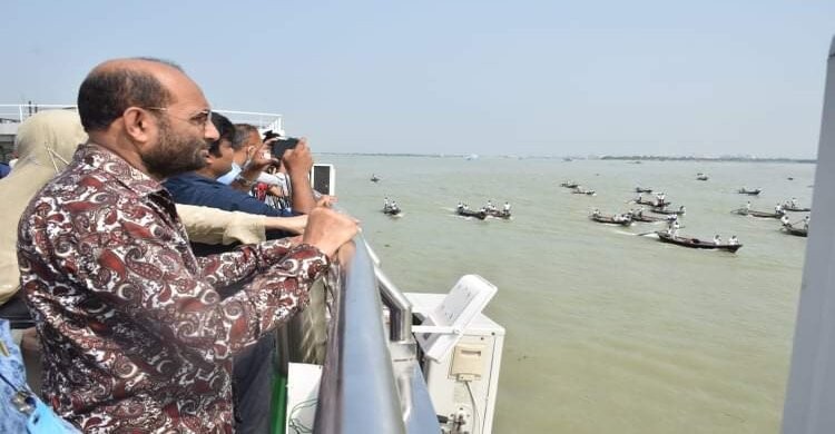 মা ইলিশ সংরক্ষণে নৌ পথে অভিযানে মৎস্য ও প্রাণিসম্পদ মন্ত্রী মা ইলিশ সংরক্ষণে নৌ পথে অভিযানে মৎস্য ও প্রাণিসম্পদ মন্ত্রী