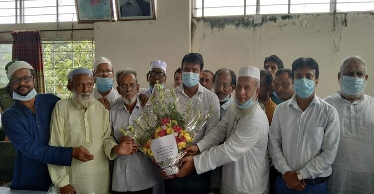 শিবপুরে মুক্তিযোদ্ধাদের পক্ষ থেকে নবাগত ইউএনও এসিল্যান্ডকে বরণ শিবপুরে মুক্তিযোদ্ধাদের পক্ষ থেকে নবাগত ইউএনও এসিল্যান্ডকে বরণ