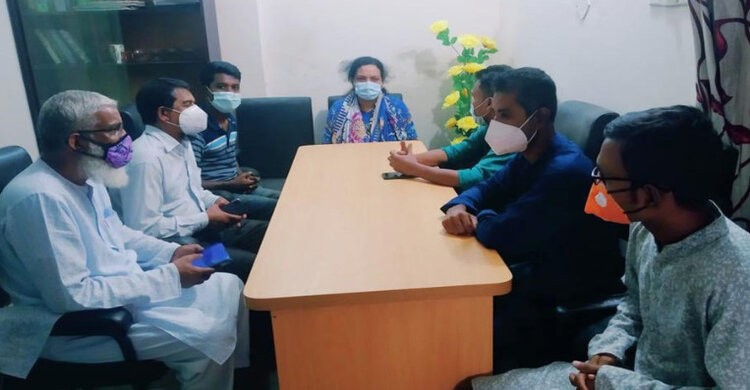 সাংবাদিকদের মাধ্যমে অনেক অজানা তথ্য পাই: ইউএনও, পলাশ সাংবাদিকদের মাধ্যমে অনেক অজানা তথ্য পাই: ইউএনও, পলাশ