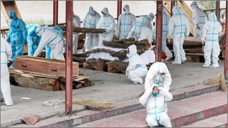 করোনায় ভারতে আবারও শনাক্ত ও মৃত্যুতে নতুন রেকর্ড