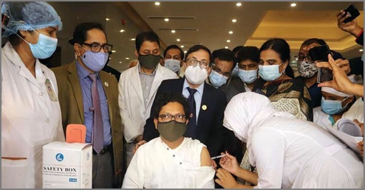 কাল সোমবার থেকে করোনার প্রথম ডোজের টিকাদান কর্মসূচি বন্ধ কাল সোমবার থেকে করোনার প্রথম ডোজের টিকাদান কর্মসূচি বন্ধ