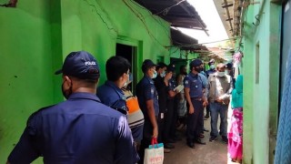 পাঁচদোনায় বাসা থেকে গৃহবধূর গলাকাটা মরদেহ উদ্ধার