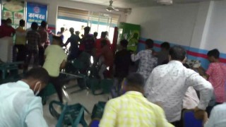 মনোহরদীতে করোনা হেল্প সেন্টার উদ্বোধন অনুষ্ঠানে ছাত্রলীগের হামলায় সাংবাদিকসহ আহত ২০ মনোহরদীতে করোনা হেল্প সেন্টার উদ্বোধন অনুষ্ঠানে ছাত্রলীগের হামলায় সাংবাদিকসহ আহত ২০