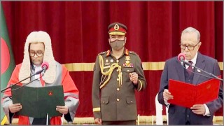 শপথ নিলেন নতুন প্রধান বিচারপতি হাসান ফয়েজ সিদ্দিকী