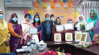 পলাশে ৫ জয়িতাকে সংবর্ধনা