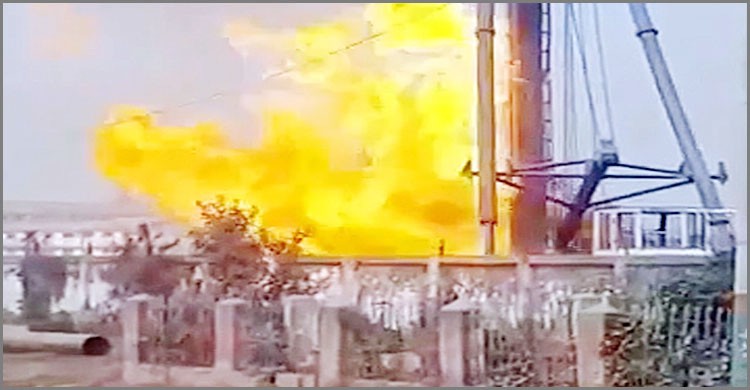 পলাশে ঘোড়াশাল সার কারখানায় ভয়াবহ অগ্নিকাণ্ড পলাশে ঘোড়াশাল সার কারখানায় ভয়াবহ অগ্নিকাণ্ড