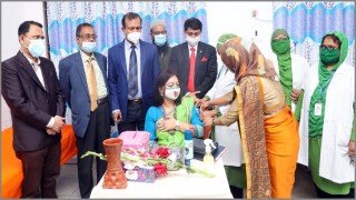 করোনার টিকা নিলেন নরসিংদী জেলা প্রশাসক, পুলিশ সুপার ও সিভিল সার্জন