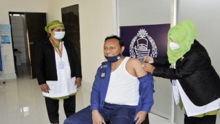 নরসিংদী পুলিশ হাসপাতালে কোভিড-১৯ ভ্যাকসিন প্রদান শুরু