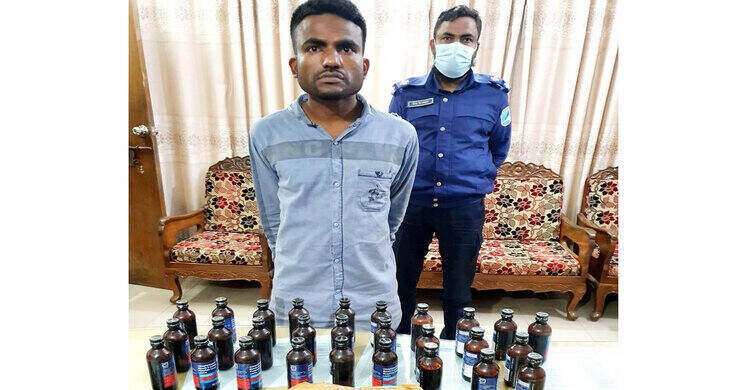 শিবপুরে ফেনসিডিল ও গাঁজাসহ এক মাদক ব্যবসায়ী আটক শিবপুরে ফেনসিডিল ও গাঁজাসহ এক মাদক ব্যবসায়ী আটক