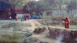 শিবপুরের দুলালপুরে থামছে না অবৈধভাবে বালু উত্তোলন